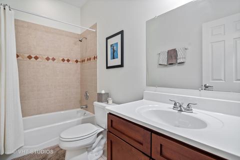 2343 W Cullom Ave, Chicago, IL 60618 photo 25