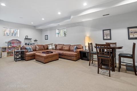 2343 W Cullom Ave, Chicago, IL 60618 photo 23