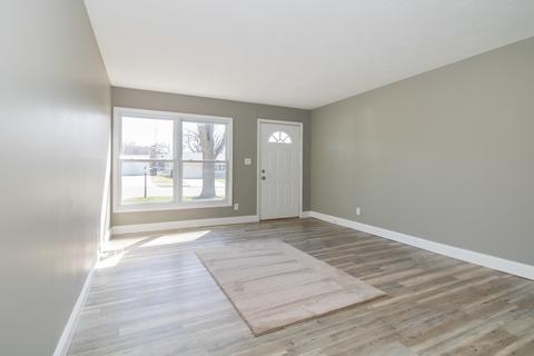406 Miles Ln, Normal, IL 61761 photo 4