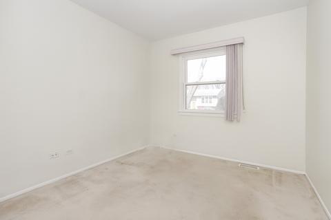 1025 Kenilworth Dr, Wheeling, IL 60090 photo 15