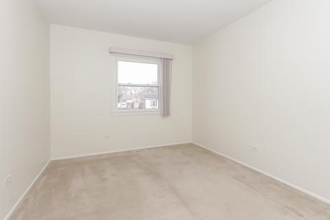 1025 Kenilworth Dr, Wheeling, IL 60090 photo 14