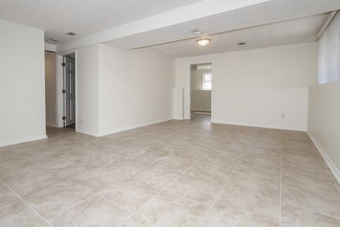 1025 Kenilworth Dr, Wheeling, IL 60090 photo 17