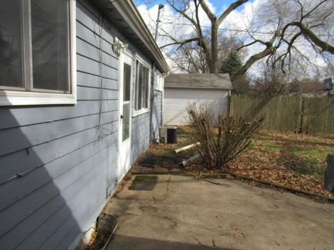 409 Fairview Dr, Champaign, IL 61820 photo 6