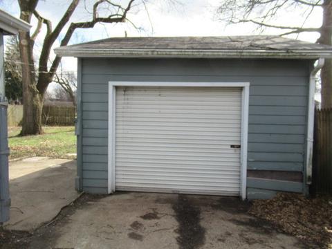 409 Fairview Dr, Champaign, IL 61820 photo 4