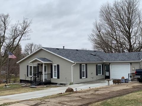 107 Leroy St, Morrison, IL 61270 photo 2