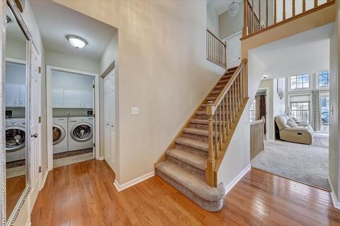 9033 Jacqueline Dr, Des Plaines, IL 60016 photo 9