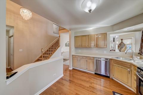 9033 Jacqueline Dr, Des Plaines, IL 60016 photo 8