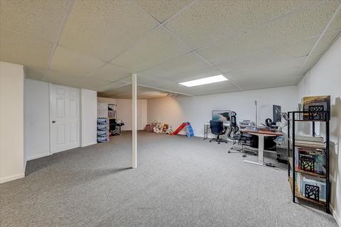 9033 Jacqueline Dr, Des Plaines, IL 60016 photo 30