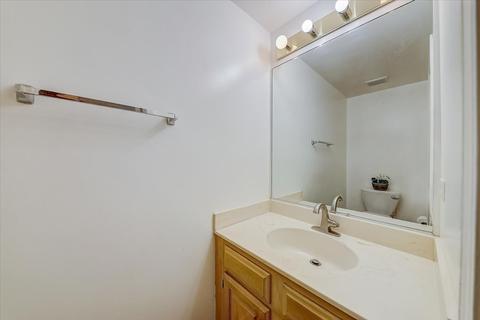 9033 Jacqueline Dr, Des Plaines, IL 60016 photo 11