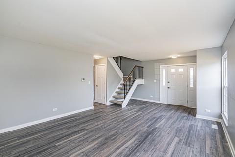 66 Silver Tree Cir, Cary, IL 60013 photo 5