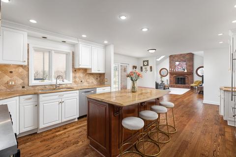 4204 White Eagle Dr, Naperville, IL 60564 photo 17