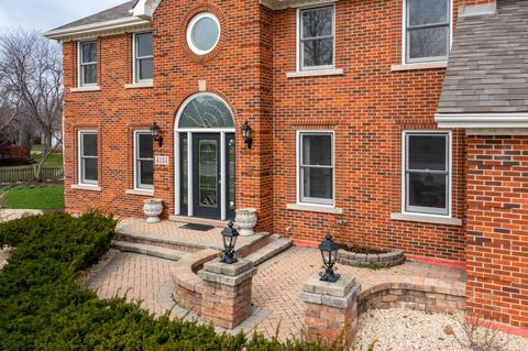 4204 White Eagle Dr, Naperville, IL 60564 photo 4