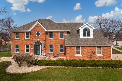 4204 White Eagle Dr, Naperville, IL 60564 photo 1