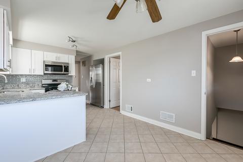 7705 Mcvicker Ave, Burbank, IL 60459 photo 11