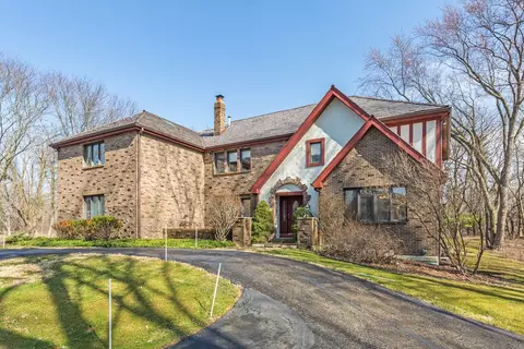 3902 Clearwater Dr, Long Grove, IL 60047
