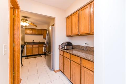 875 Wembley Ct, Elgin, IL 60120 photo 11