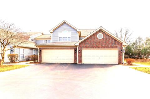 875 Wembley Ct, Elgin, IL 60120 photo 2