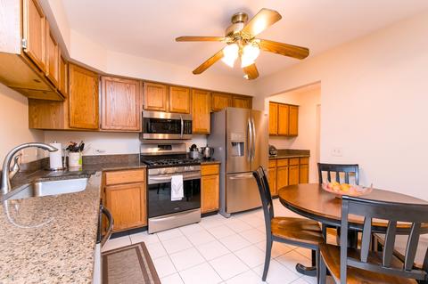 875 Wembley Ct, Elgin, IL 60120 photo 15