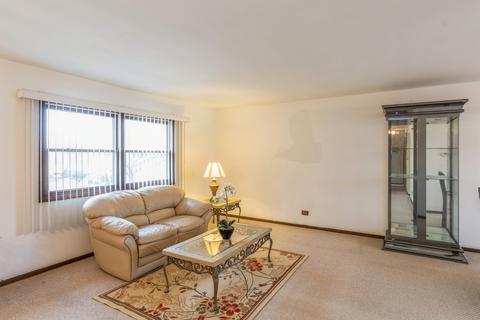 4415 Beacon Ct, Hoffman Estates, IL 60192 photo 2