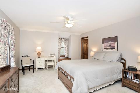 38 W245 Pars Path, Elgin, IL 60124 photo 13