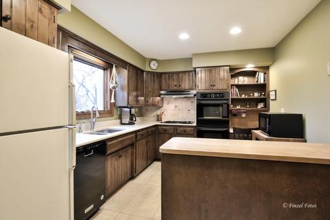 38 W245 Pars Path, Elgin, IL 60124 photo 6