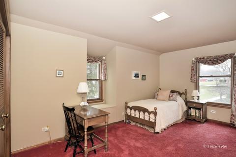 38 W245 Pars Path, Elgin, IL 60124 photo 17