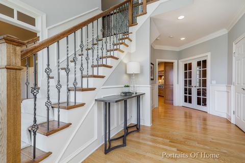 1557 E Prairie Ave, Wheaton, IL 60187 photo 2