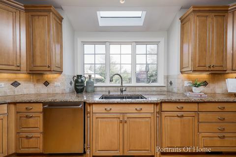 1557 E Prairie Ave, Wheaton, IL 60187 photo 7