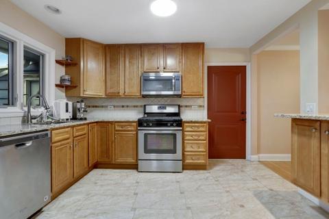 619 E Prairie Ave, Des Plaines, IL 60016 photo 12