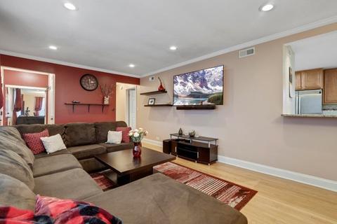 619 E Prairie Ave, Des Plaines, IL 60016 photo 8