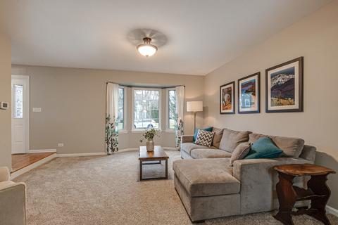 355 Devon Ct, Grayslake, IL 60030 photo 4
