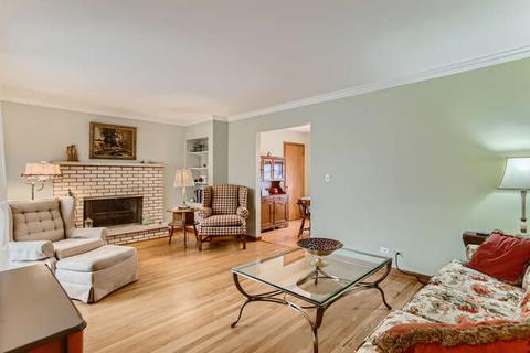 858 Carol Ave, Elgin, IL 60123 photo 5