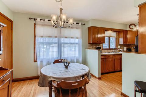 858 Carol Ave, Elgin, IL 60123 photo 9