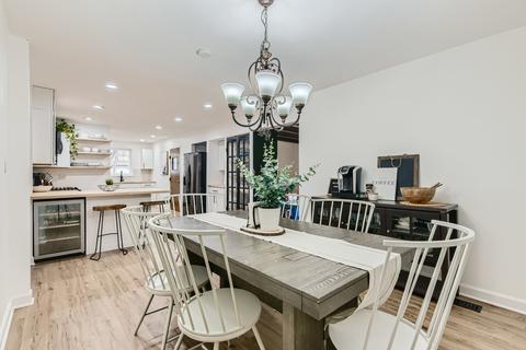 520 Aberdeen St, Hoffman Estates, IL 60169 photo 4