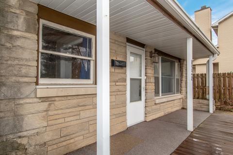 1528 Chambers Ave, Peru, IL 61354 photo 3