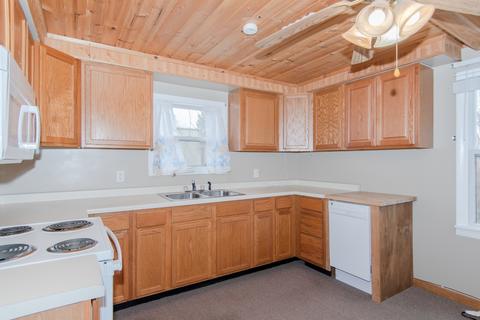 1528 Chambers Ave, Peru, IL 61354 photo 8