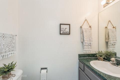 2044 Peach Tree Ln, Algonquin, IL 60102 photo 8