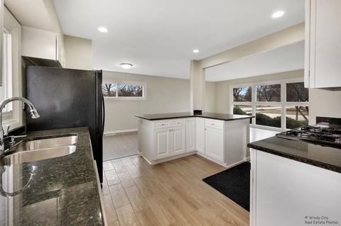 49 Michael Mnr, Glenview, IL 60025 photo 4