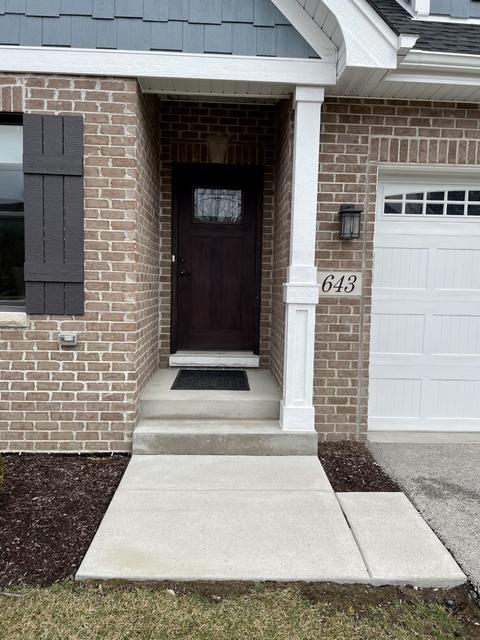 643 Bourbon Ct, Naperville, IL 60565 photo 2