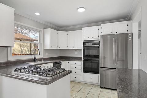 245 Gingerbrook Ln, Bartlett, IL 60103 photo 8