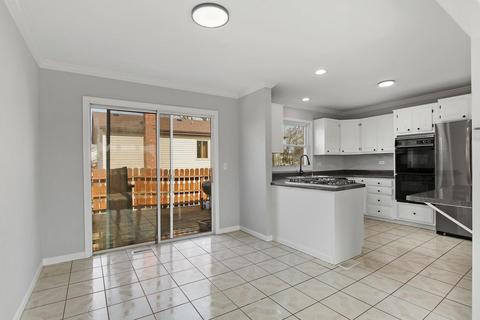 245 Gingerbrook Ln, Bartlett, IL 60103 photo 7