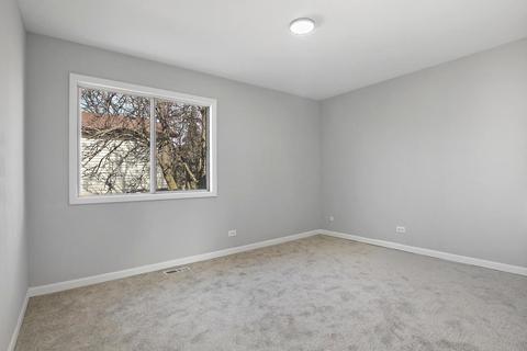 245 Gingerbrook Ln, Bartlett, IL 60103 photo 10