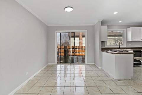 245 Gingerbrook Ln, Bartlett, IL 60103 photo 6