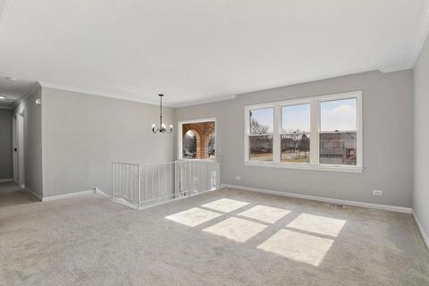 245 Gingerbrook Ln, Bartlett, IL 60103 photo 3