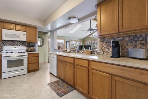 440 Tennyson Rd, Bartlett, IL 60103 photo 6