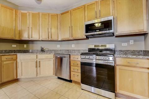 715 Astor Ln #406, Wheeling, IL 60090 photo 14