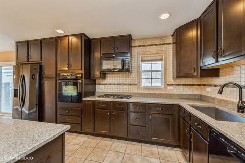 2714 Sterling Dr, Mchenry, IL 60050 photo 6