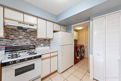 1674 Pebble Beach Cir, Elgin, IL 60123 photo 16