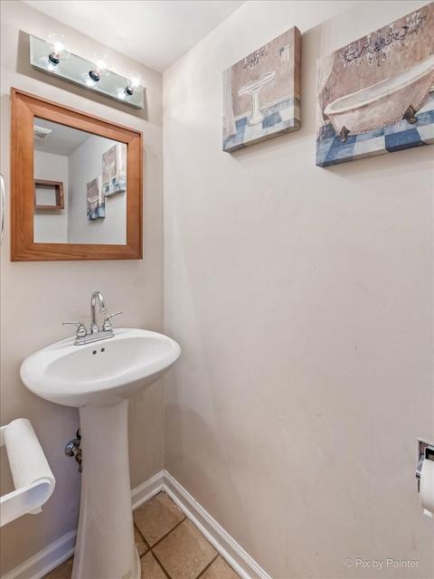 1674 Pebble Beach Cir, Elgin, IL 60123 photo 10