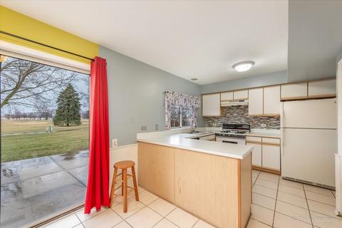 1674 Pebble Beach Cir, Elgin, IL 60123 photo 13
